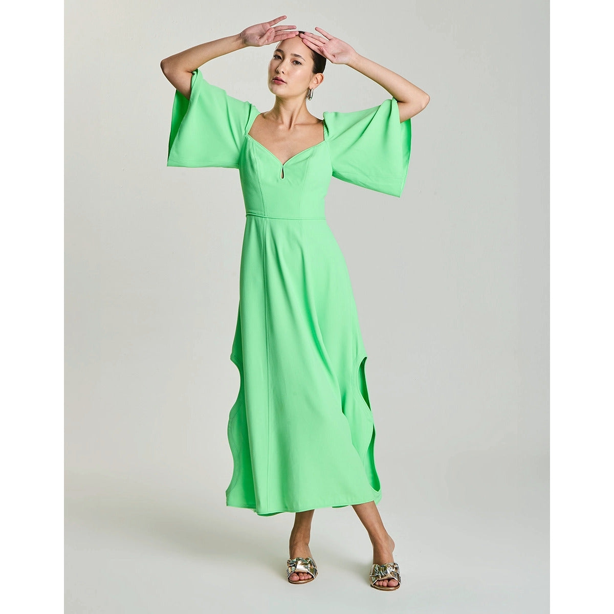 Vestido Midi Recortes Pétalas Diamante