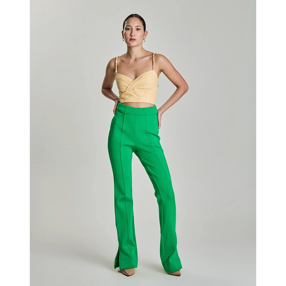 Calça Flare de Alfaiataria em Trico Pavo