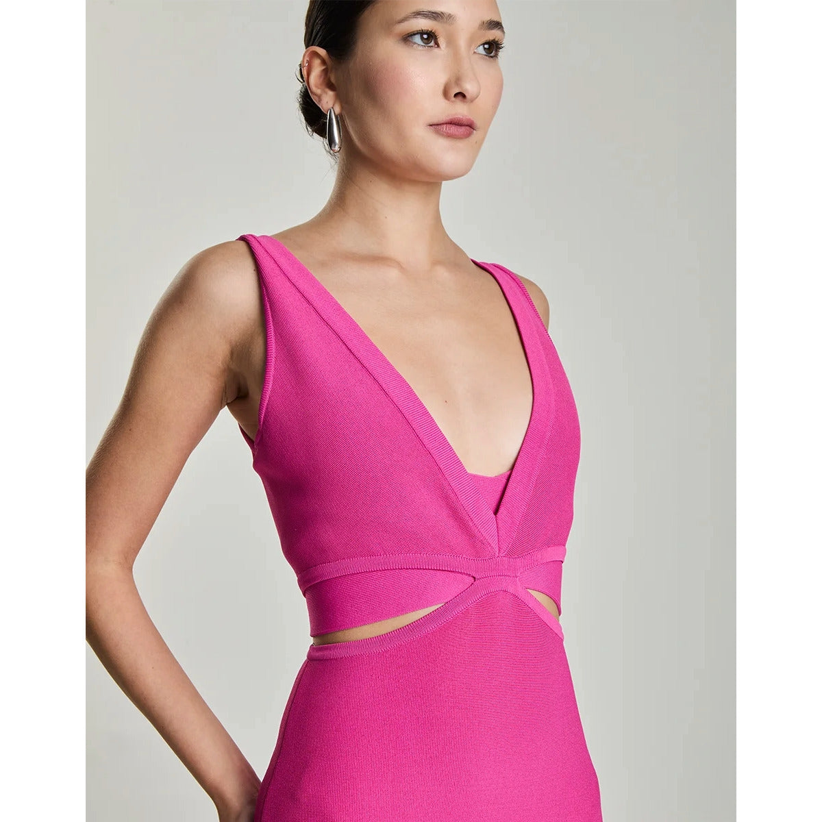 Vestido Curto Recortes Laterais Hotspot