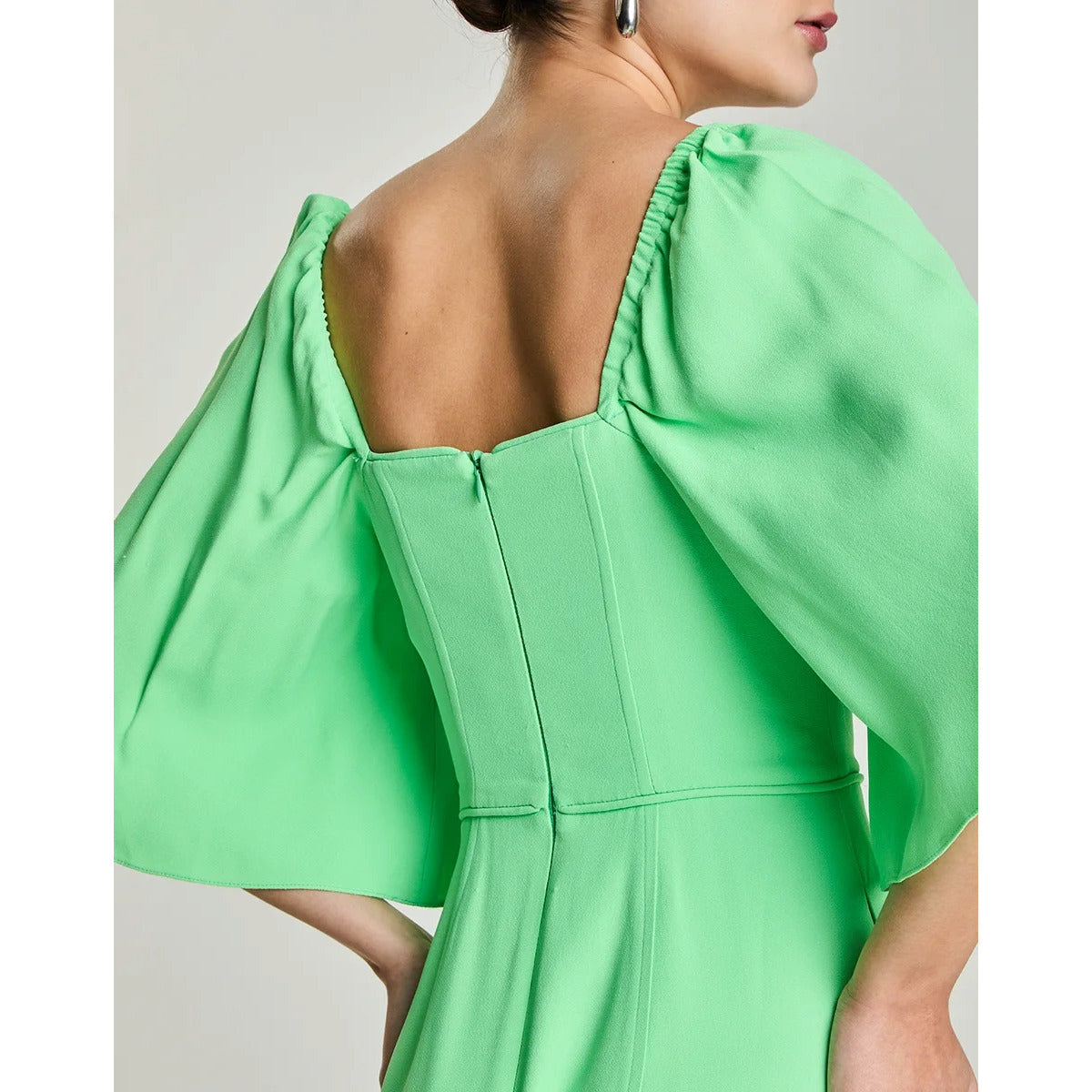 Vestido Midi Recortes Pétalas Diamante