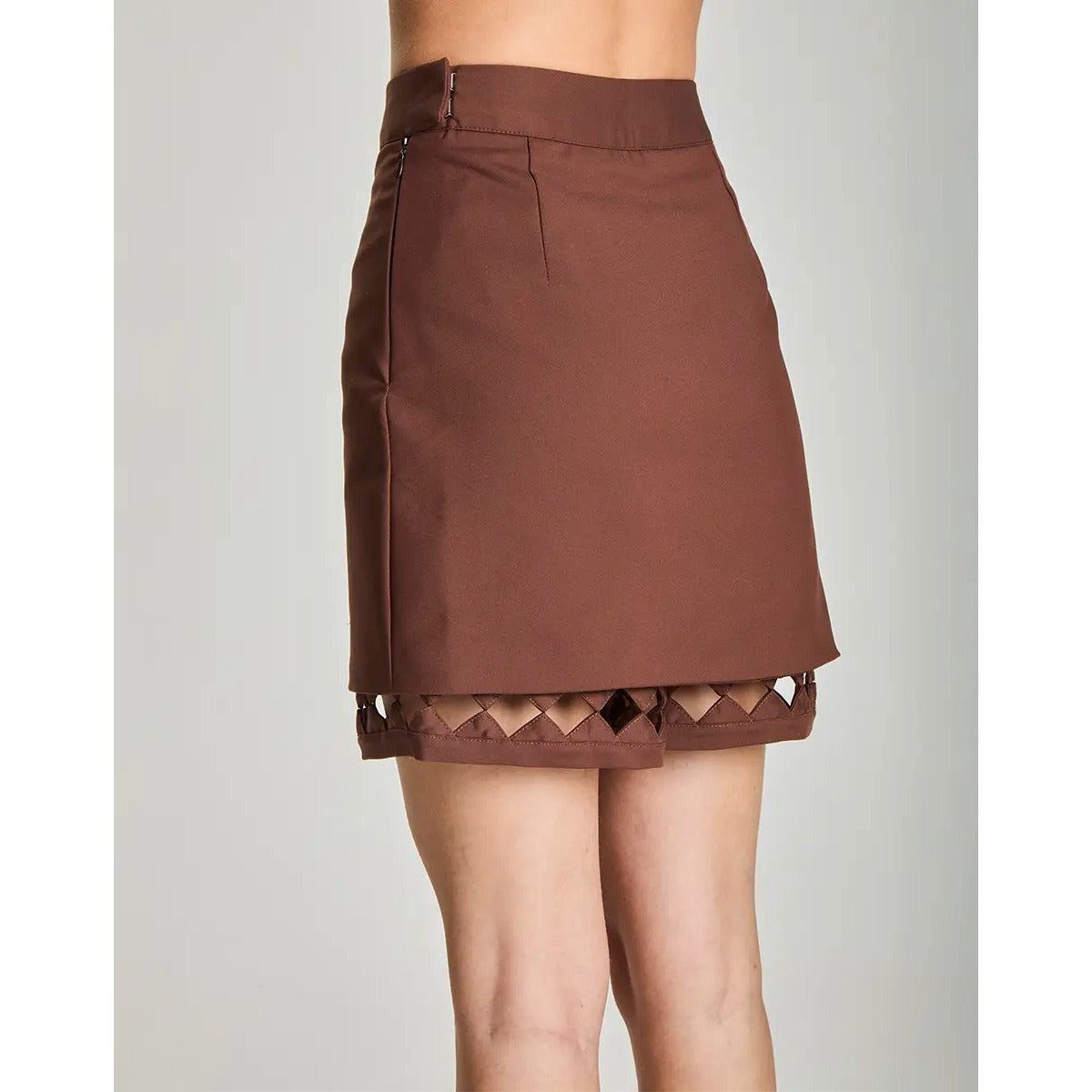 Short Saia Icones Vazados Demeter Marrom