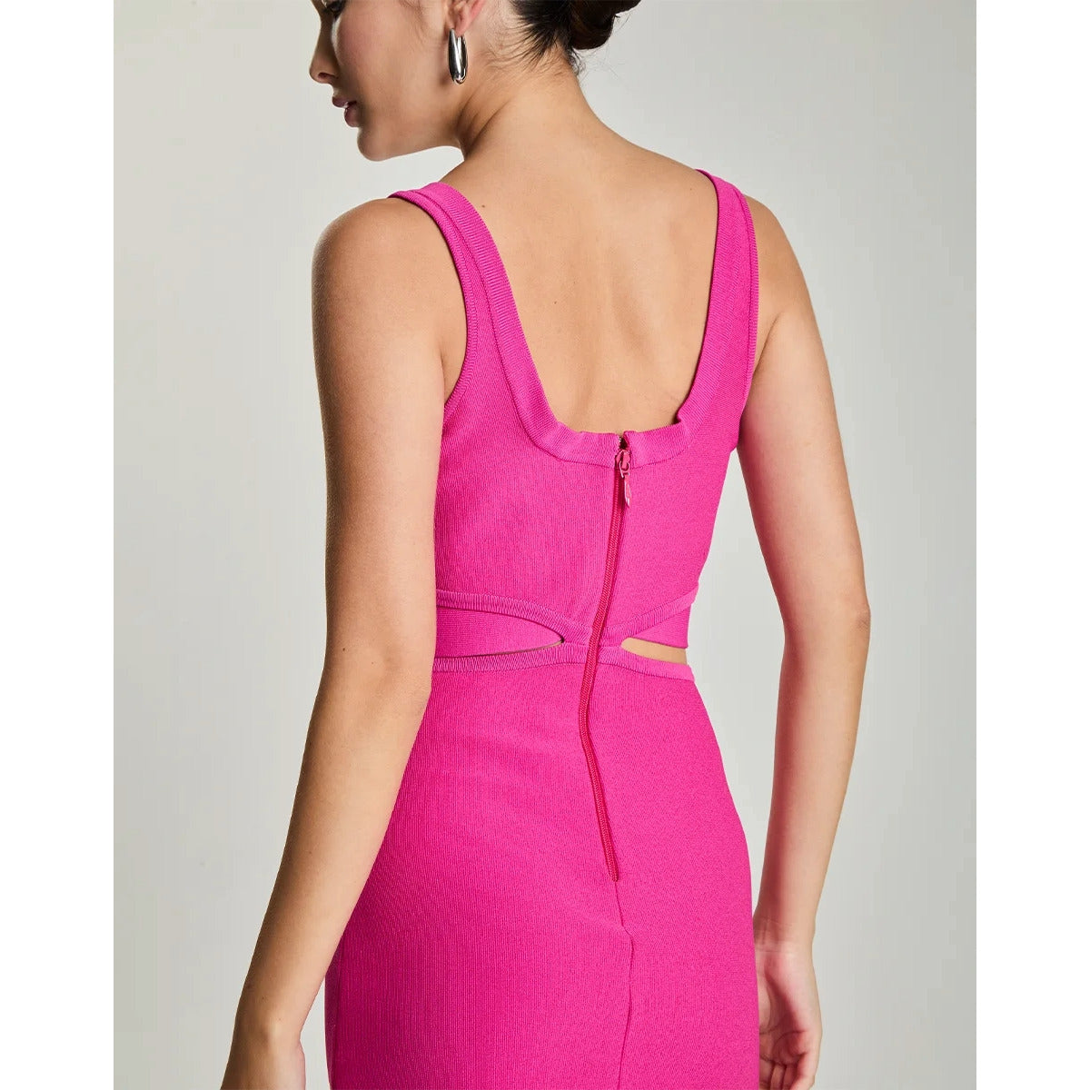 Vestido Curto Recortes Laterais Hotspot