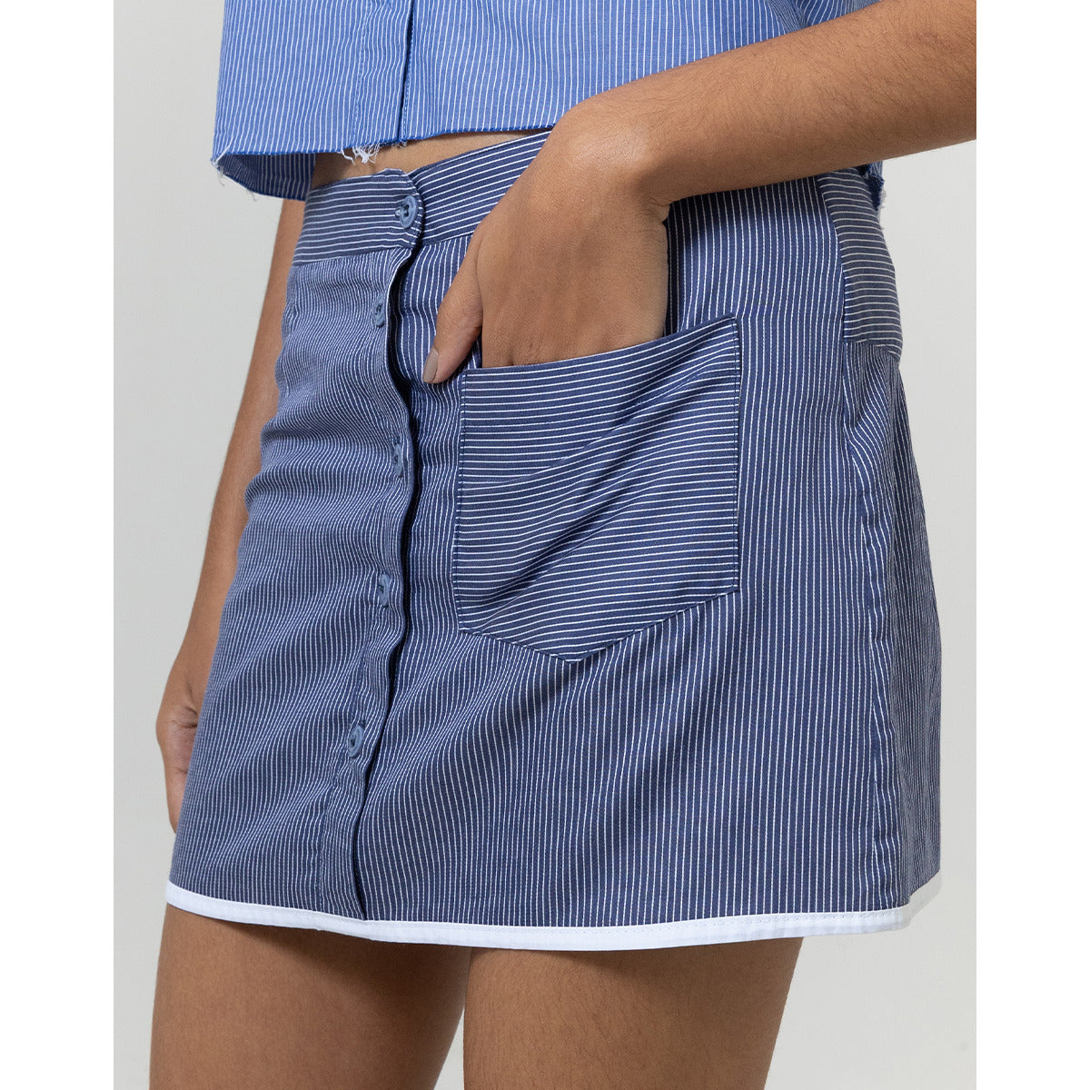 Saia Alfaitaria Azul Listras Brancas
