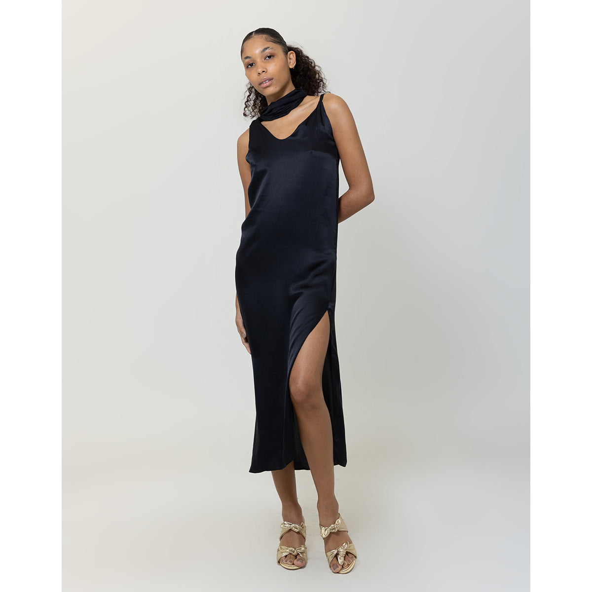 Vestido Gerbera Midi Preto