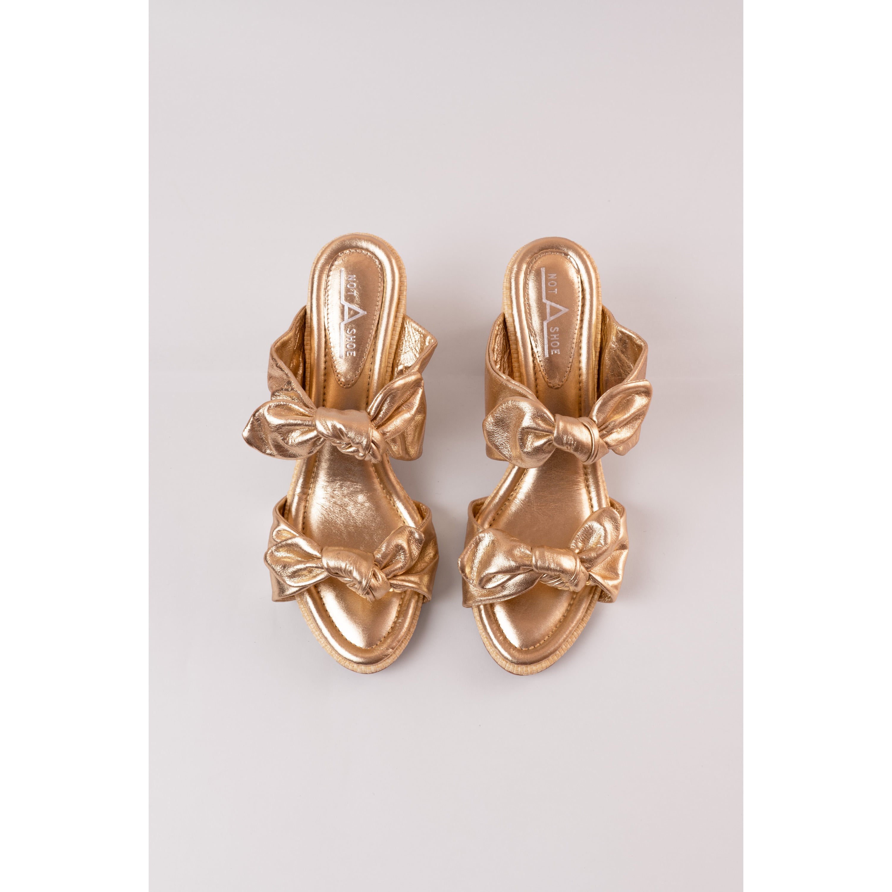 Sandalia Borboleta Ouro I Not a Shoe