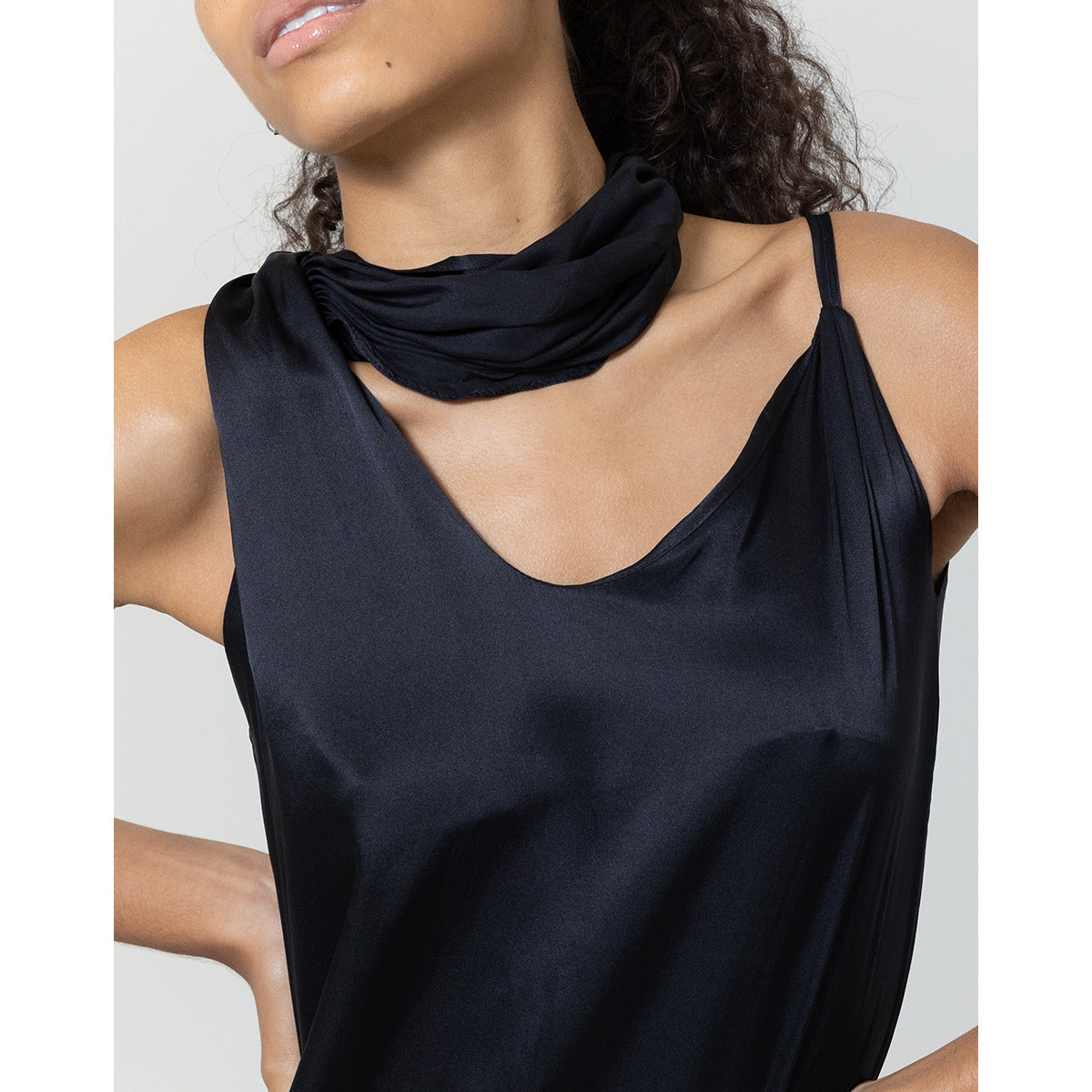 Vestido Gerbera Midi Preto