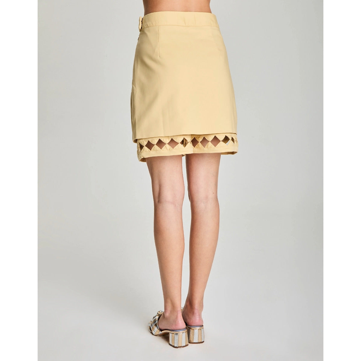 Short Saia Icones Vazados Demeter